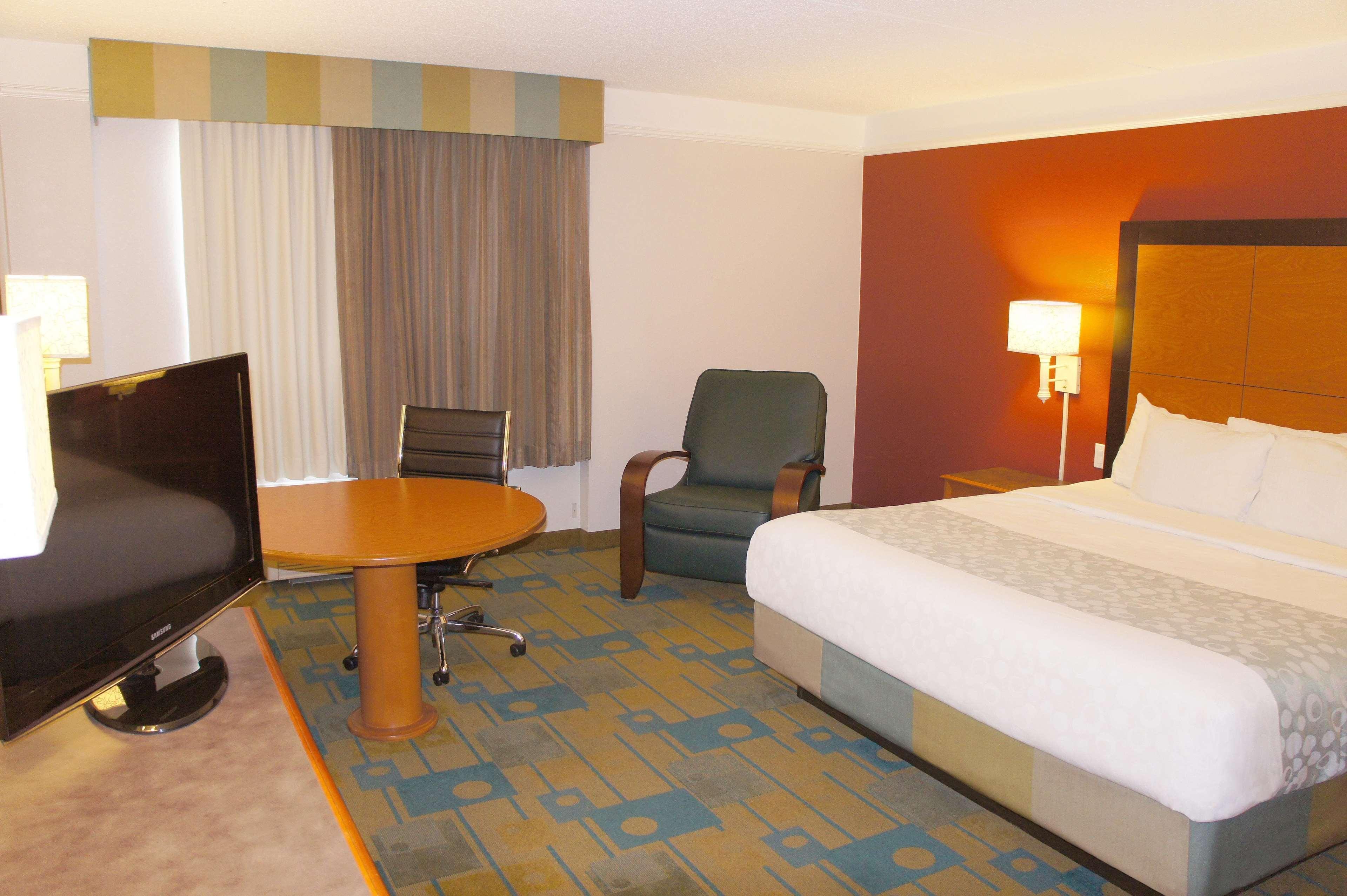 La Quinta By Wyndham Sherman Bagian luar foto