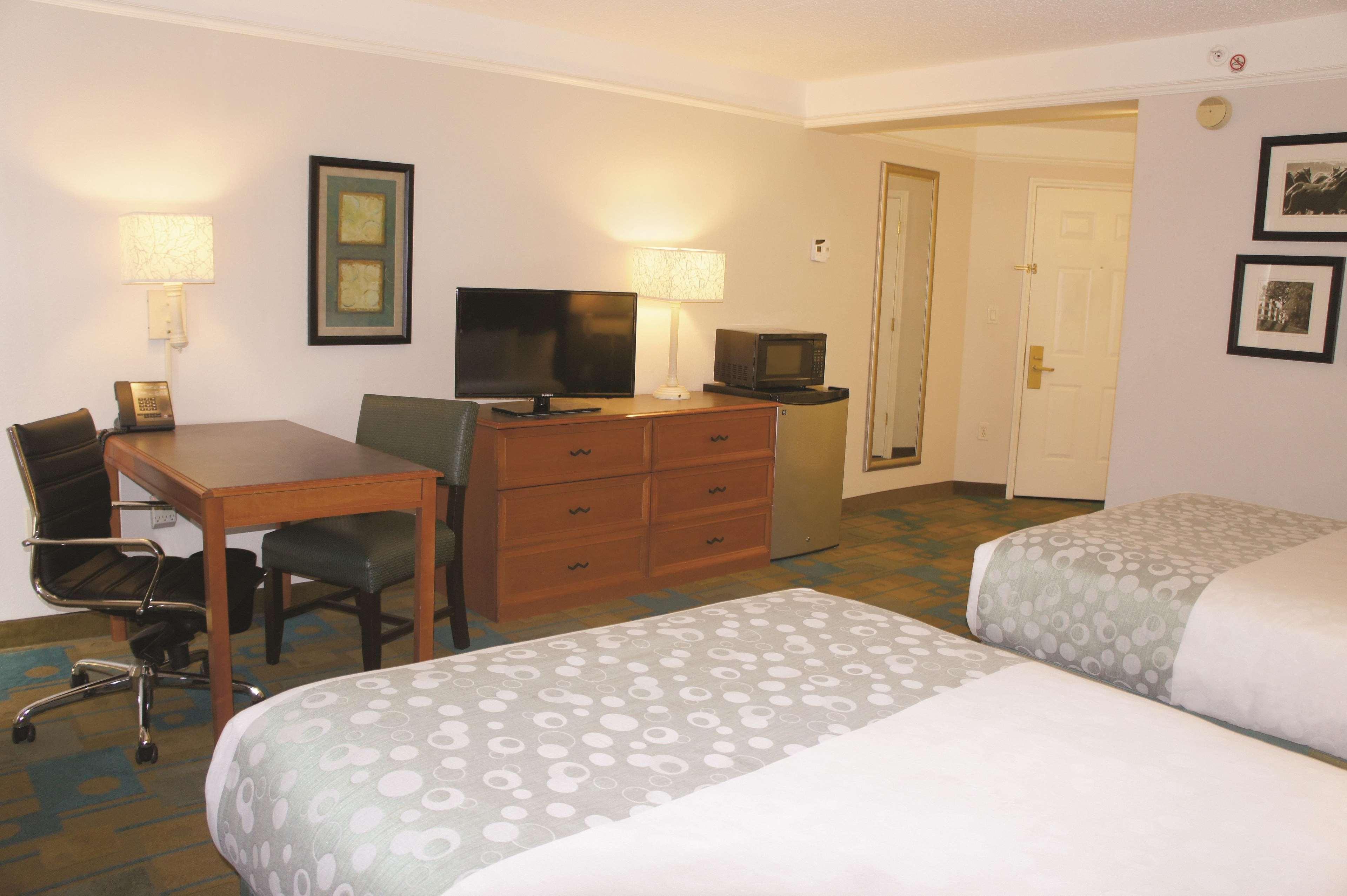 La Quinta By Wyndham Sherman Bagian luar foto